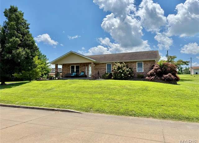 Property at 1001 Harry Ave, Perryville, MO 63775, 3 beds, 3.5 baths