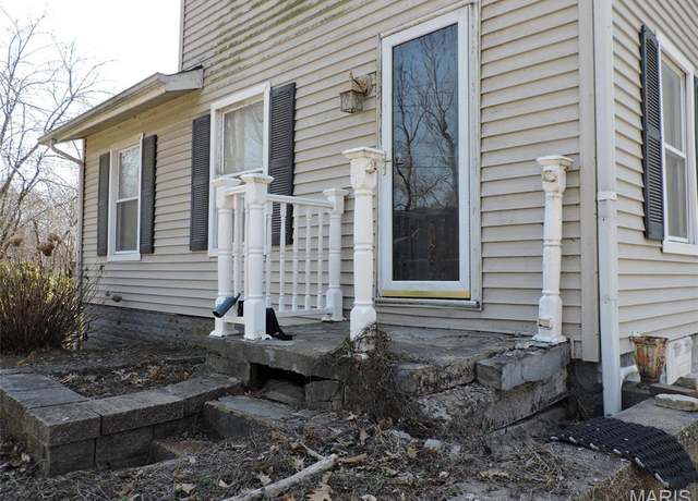 Property at 828 E Pacific Ave, St Louis, MO 63119, 3 beds, 2 baths