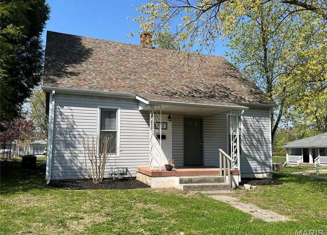 Property at 813 Illinois Ave, Collinsville, IL 62234, 4 beds, 2.5 baths