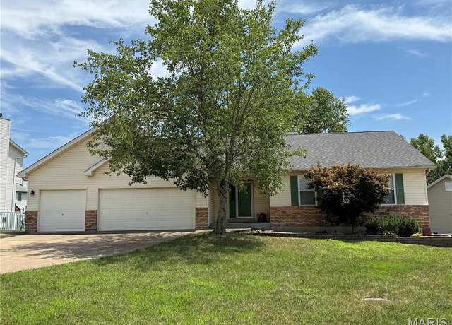 Property at 297 Keystone Dr, Fenton, MO 63026, 3 beds, 2.5 baths