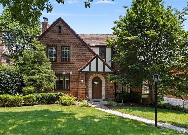 Property at 46 Broadview Dr, Clayton, MO 63105, 4 beds, 2.5 baths
