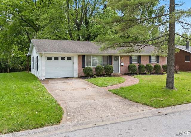 Property at 22 Briarwood Dr, Belleville, IL 62223, 3 beds, 1 bath