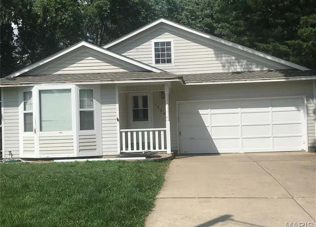 Property at 1520 Royal Oak Ct, O'fallon, IL 62269, 3 beds, 2 baths