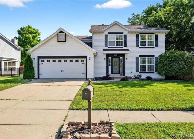 Property at 219 Royalltrail Ln, St Charles, MO 63368, 4 beds, 2.5 baths