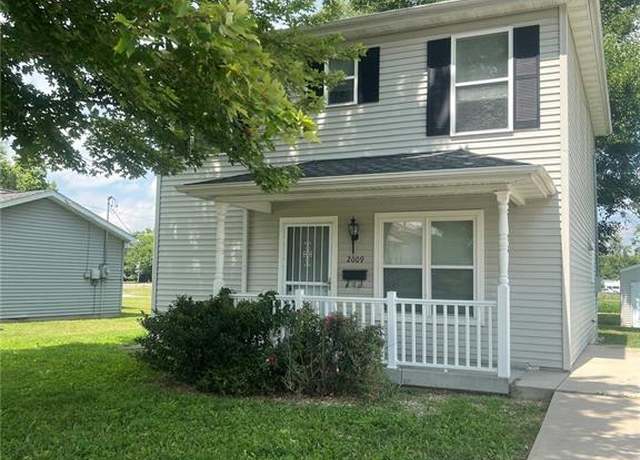 Property at 2009 E Kansas, Springfield, IL 62703, 3 beds, 1.5 baths