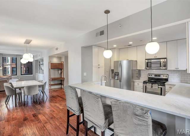 Property at 314 N Broadway #903, St Louis, MO 63102, 2 beds, 2 baths