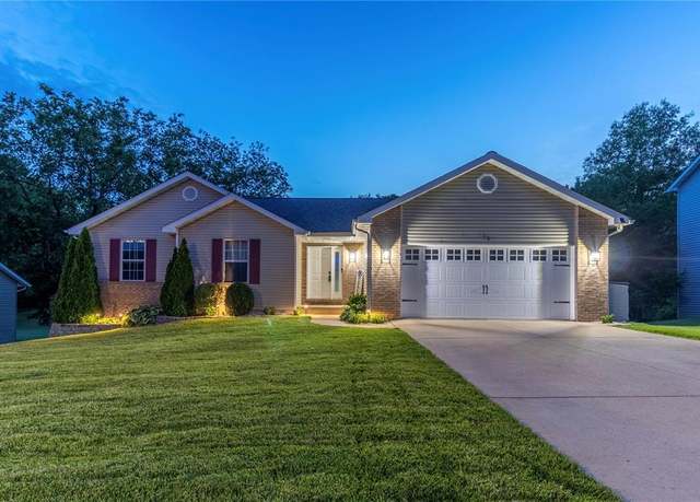 Property at 18 Englewood Dr, Glen Carbon, IL 62034, 3 beds, 2.5 baths