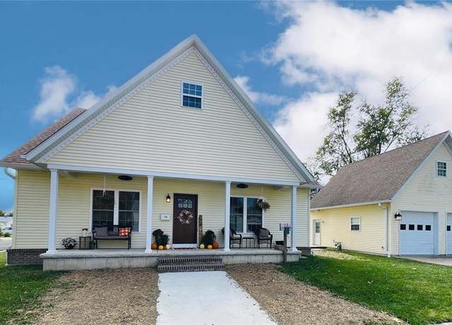 Property at 118 W Belleville St, Nashville, IL 62263, 3 beds, 2.5 baths