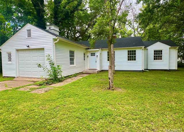 Property at 410 N State St, Montgomery City, MO 63361, 3 beds, 2 baths