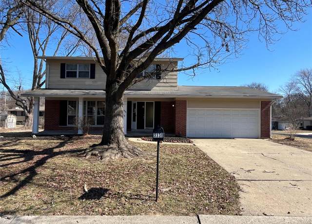 Property at 3330 Wilshire Dr, St Charles, MO 63301, 4 beds, 2.5 baths