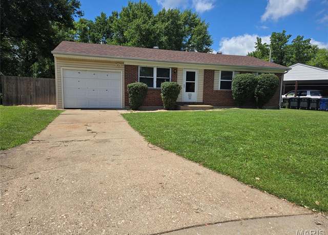 Property at 2705 Essex St, St Charles, MO 63301