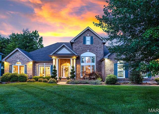 Property at 859 Whitmoor Dr, Weldon Spring, MO 63304, 3 beds, 2.5 baths