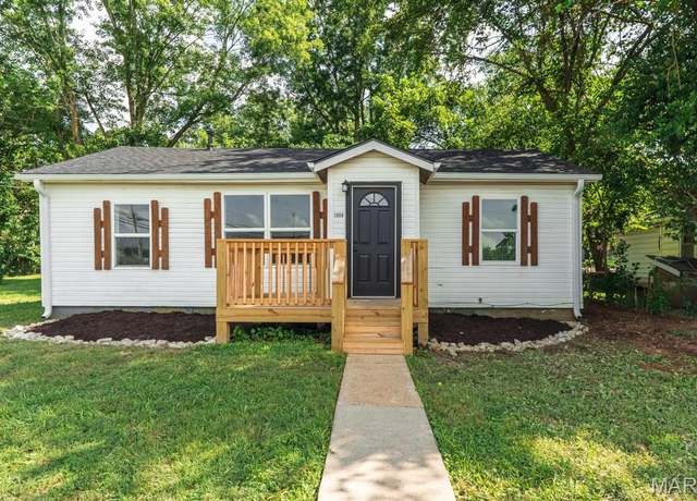 Property at 1050 Brice St, Lebanon, MO 65536, 2 beds, 1 bath