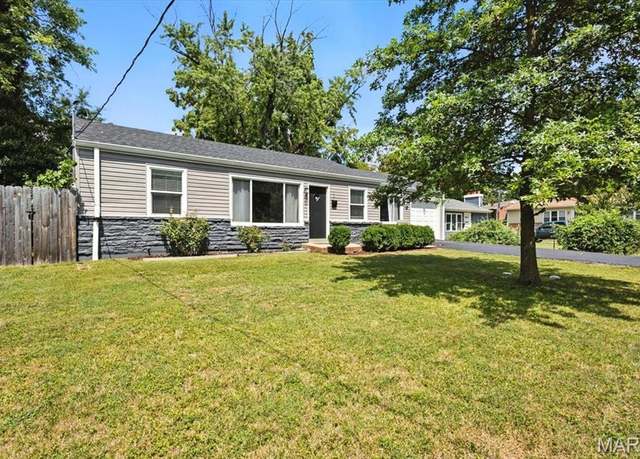 Property at 1 Dickson Ct, Kirkwood, MO 63122, 3 beds, 1 bath