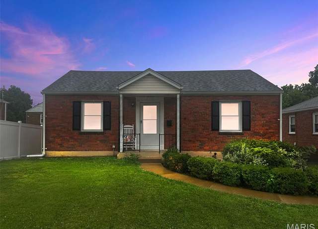 Property at 2806 Mohattan Ln, St Louis, MO 63125, 2 beds, 1.5 baths