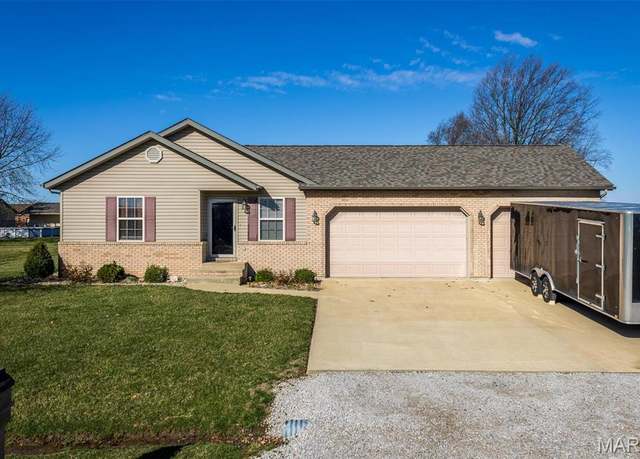 Property at 15919 Candy Corner Ln, Carlyle, IL 62231, 3 beds, 3 baths