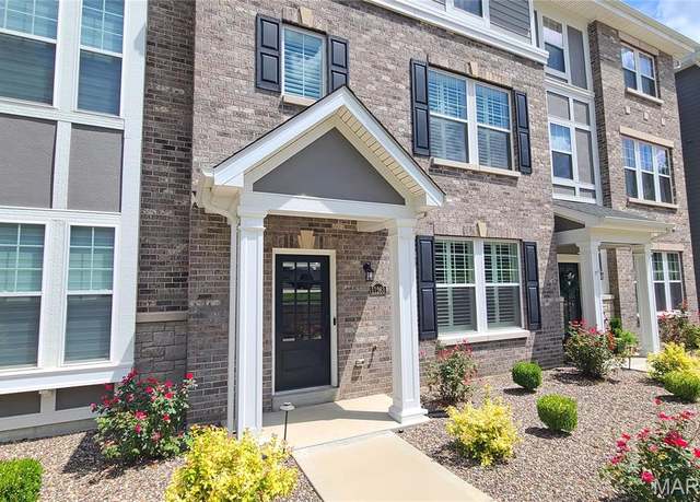 Property at 11263 Talamore Cir, Frontenac, MO 63131, 4 beds, 3.5 baths
