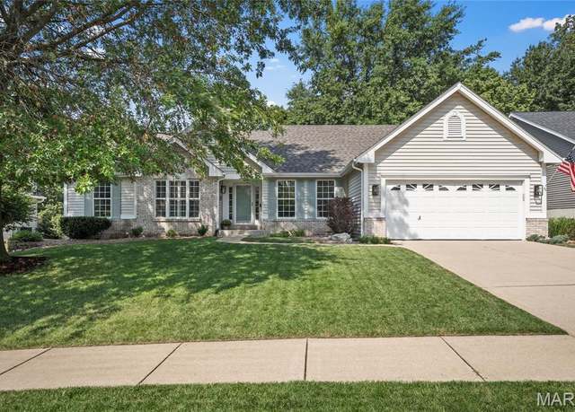Property at 720 Sunset Hills Dr, O'fallon, MO 63366, 3 beds, 2.5 baths