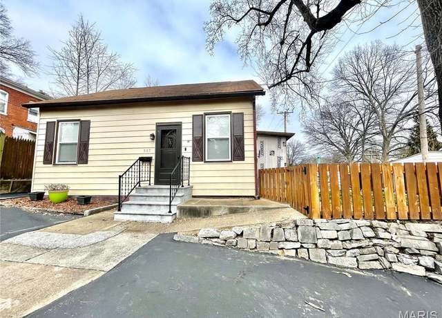 Property at 307 E Grant St, Belleville, IL 62220, 2 beds, 1 bath