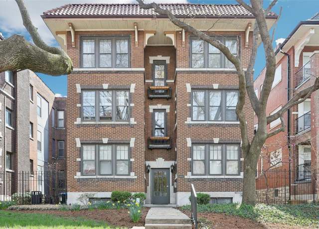 Property at 5522 Waterman Blvd, St Louis, MO 63112, 2 beds, 1.5 baths