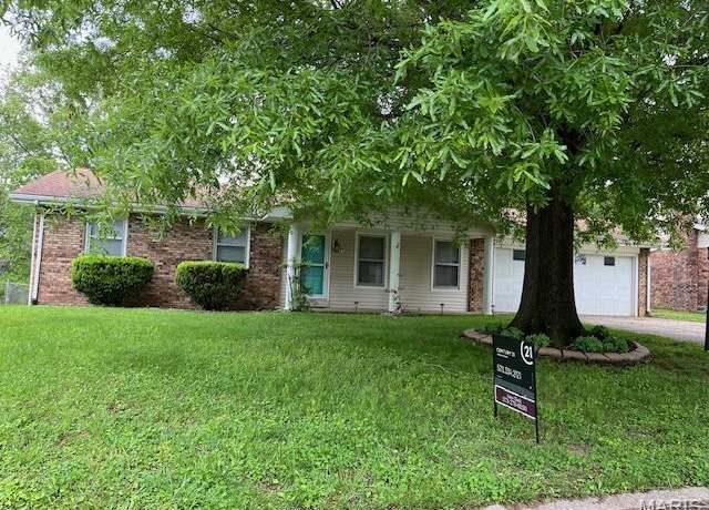 Property at 628 Red Bud Cir, Cape Girardeau, MO 63701, 3 beds, 2.5 baths