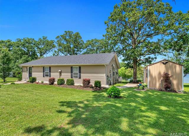 Property at 314 Crescent Lake Rd, St Clair, MO 63077, 3 beds, 2 baths
