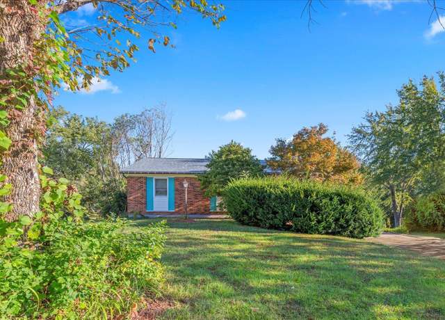 Property at 1125 Edgewood Dr, Festus, MO 63028, 3 beds, 1.5 baths