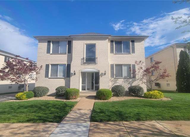 Property at 12586 Chardin Pl #4, St Louis, MO 63128, 2 beds, 2 baths