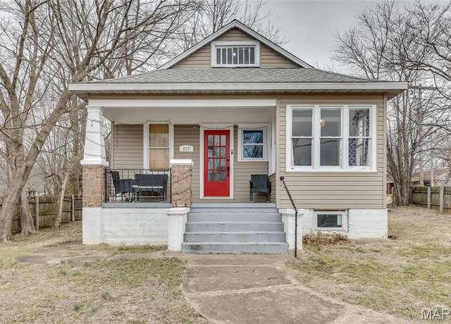 Property at 213 E Walnut St, Arcadia, MO 63621, 3 beds, 1 bath