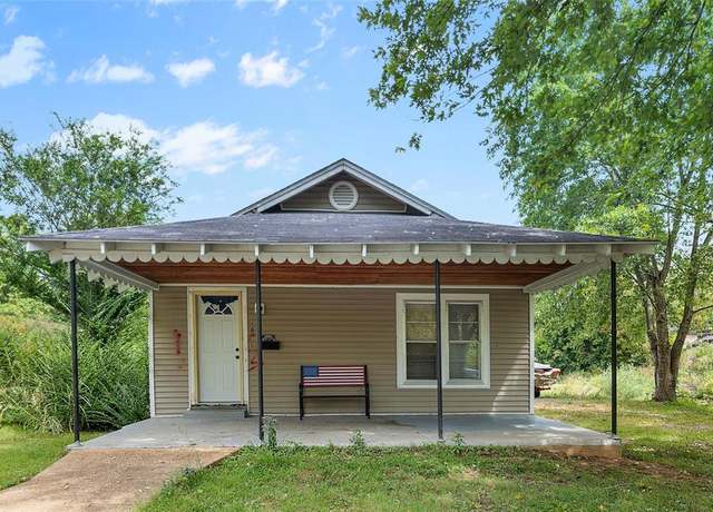 Property at 6 Clay St, Park Hills, MO 63601, 3 beds, 1 bath