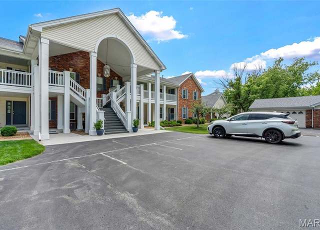 Property at 318 Waterside Dr, Wildwood, MO 63040, 2 beds, 2 baths