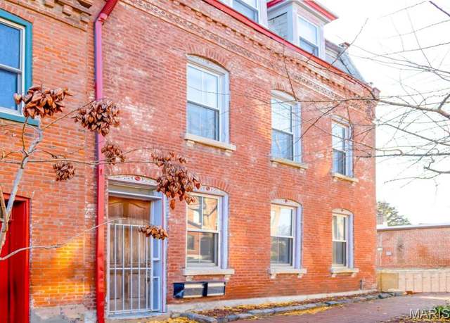 Property at 1030 Geyer Ave, St Louis, MO 63104, 4 beds, 3 baths