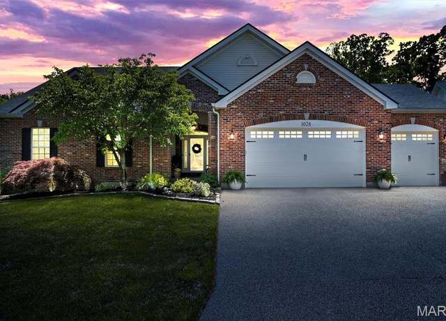 Property at 1028 Marions Cove Dr, Lake St Louis, MO 63367, 5 beds, 3 baths