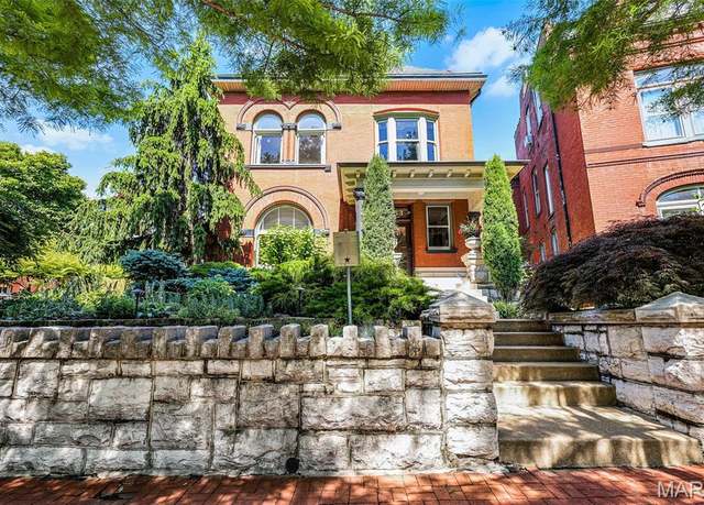 Property at 1833 S 8th, St Louis, MO 63104, 6 beds, 4.5 baths