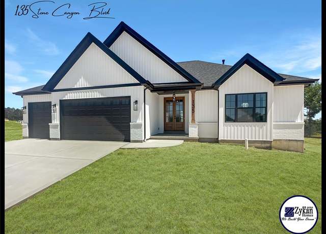Property at 135 Stone Canyon Blvd, Foristell, MO 63348, 3 beds, 2 baths