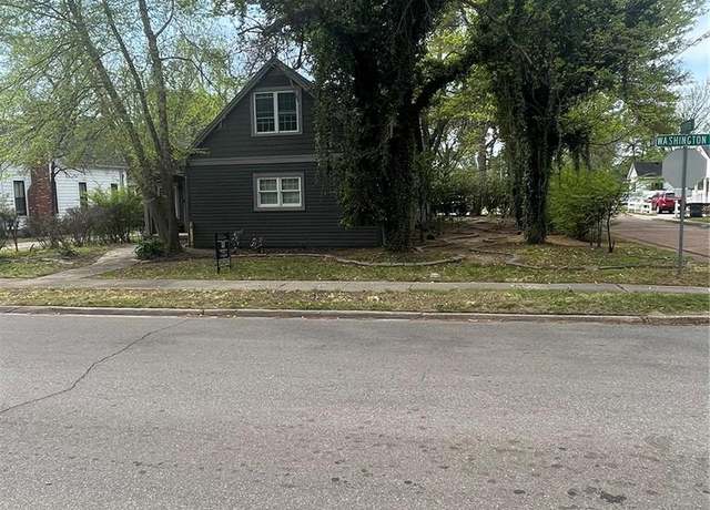 Property at 305 W Washington St, Kennett, MO 63857, 4 beds, 2.5 baths