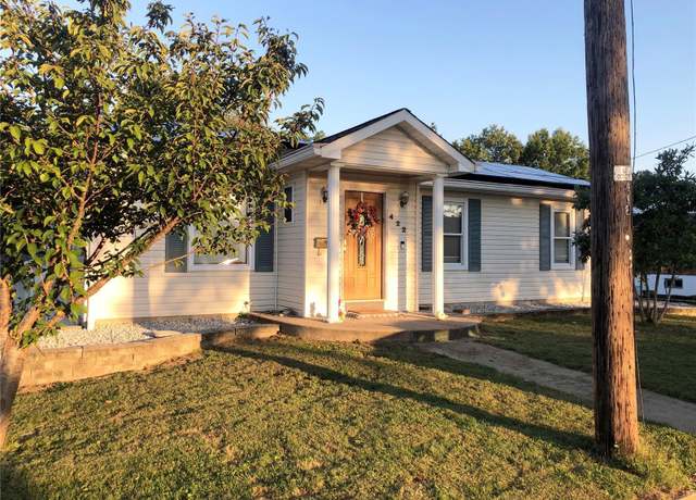 Property at 422 Crestview Dr, Union, MO 63084, 4 beds, 2 baths