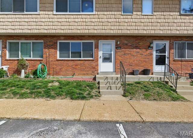 Property at 10660 Carroll Wood Way, St Louis, MO 63128, 3 beds, 1.5 baths