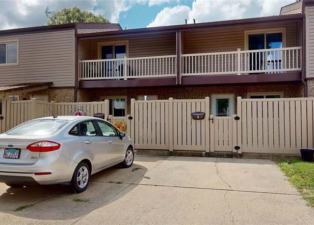 Property at 1501 Poplar St #2, Highland, IL 62249, 2 beds, 1.5 baths