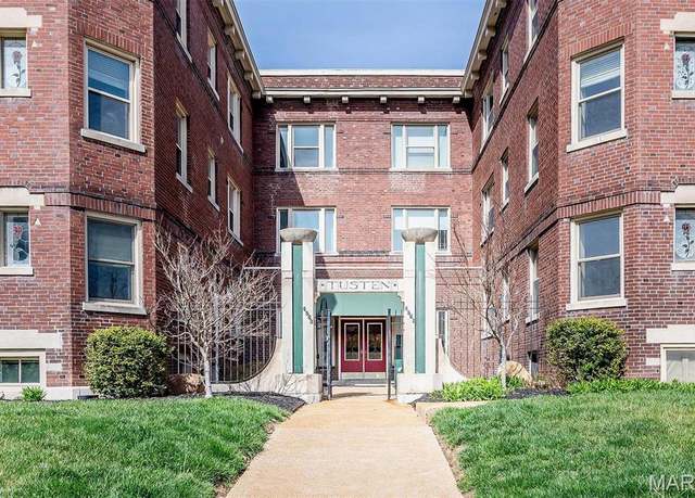 Property at 4561 Laclede Ave Unit B, St Louis, MO 63108, 2 beds, 2.5 baths
