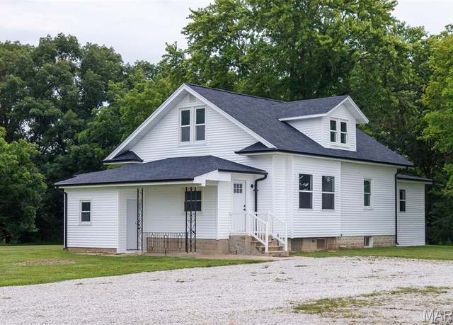 Property at 18347 Windy Hill Rd, Staunton, IL 62088, 4 beds, 2.5 baths