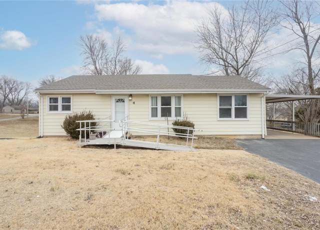 Property at 4 New Sugar Creek Rd, Fenton, MO 63026, 2 beds, 1 bath