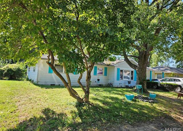 Property at 2014 Florence St, Cahokia, IL 62206, 4 beds, 1 bath