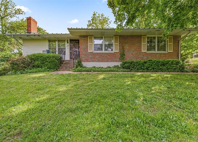 Property at 717 W Clement St, De Soto, MO 63020, 3 beds, 1 bath