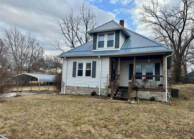 Property at 807 E 4th St, Salem, MO 65560, 3 beds, 1 bath