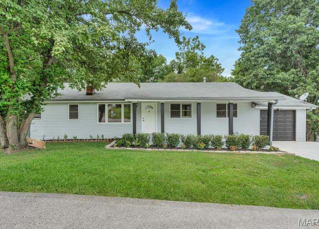 Property at 7 Glen Oaks Dr, Fenton, MO 63026, 4 beds, 2 baths