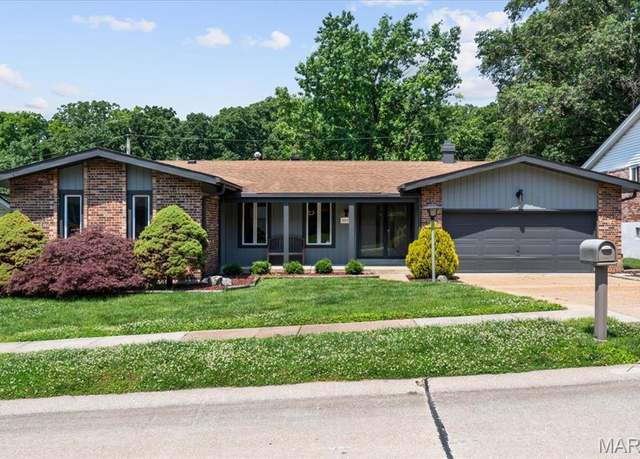 Property at 8839 Forest Heights Dr, St Louis, MO 63123, 3 beds, 3 baths