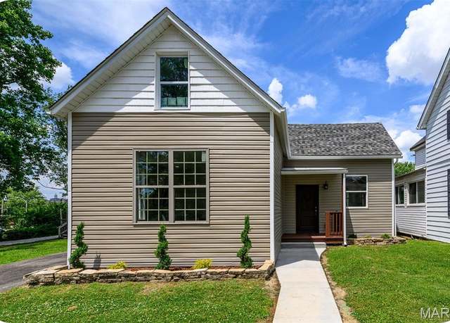 Property at 4471 Beck Ave, Saint Louis, MO 63116, 3 beds, 2 baths