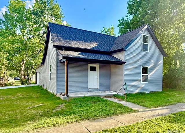 Property at 500 W Pacific St, Pacific, MO 63069, 4 beds, 3 baths