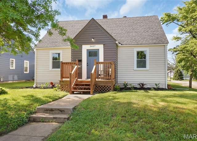 Property at 3407 Lincoln St, Alton, IL 62002, 3 beds, 1.5 baths